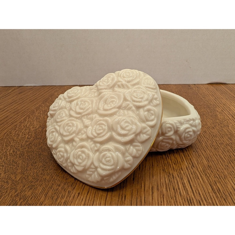 Lennox Heart Trinket Box Gold Trim Mother/Daughter/Bride/Shower
